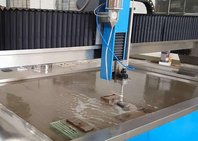 38KW Electric Power Water Jet Cutting Machine CNC Water Steel Cutter 3.7L Min Flowrate